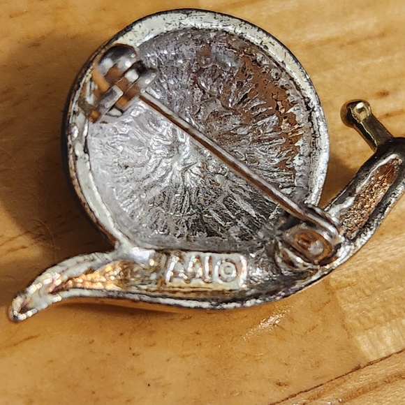 Vintage Stamped AAI Blue and Gold Snail Brooch - Picture 6 of 6